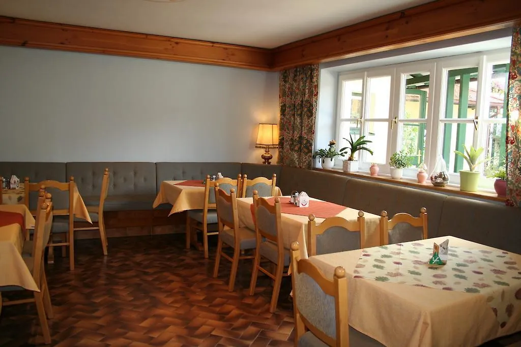 Gasthaus Ueberfuhr Elsbethen Guest house